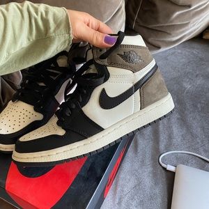 Jordan 1 Retro High OG - Dark Mocha